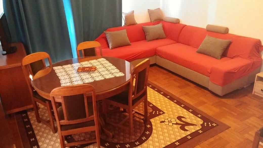 Apartments Viktorija Starigrad Paklenica Esterno foto